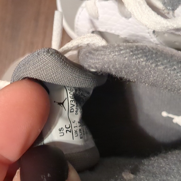 Jordan retro infant shoes size 2c grey n white retro - Picture 3 of 9